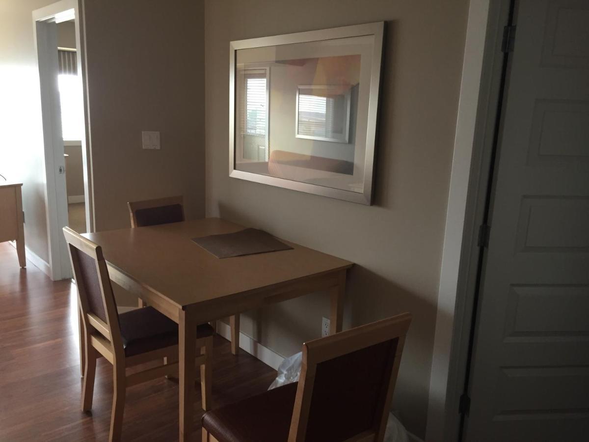Clearwater Residence Hotel Timberlea Fort Mcmurray Eksteriør bilde